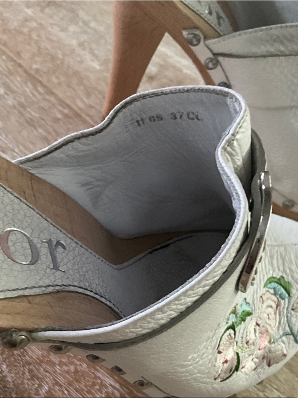 Dior White Leather Floral Embroidered Slide Clogs with Silver Buckle - Picture 4 of 10
